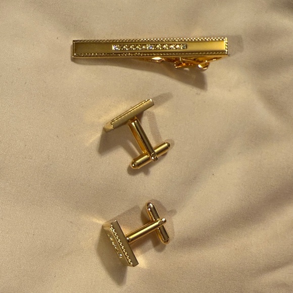 Elegant Gold Cufflinks and Tie Clip Set